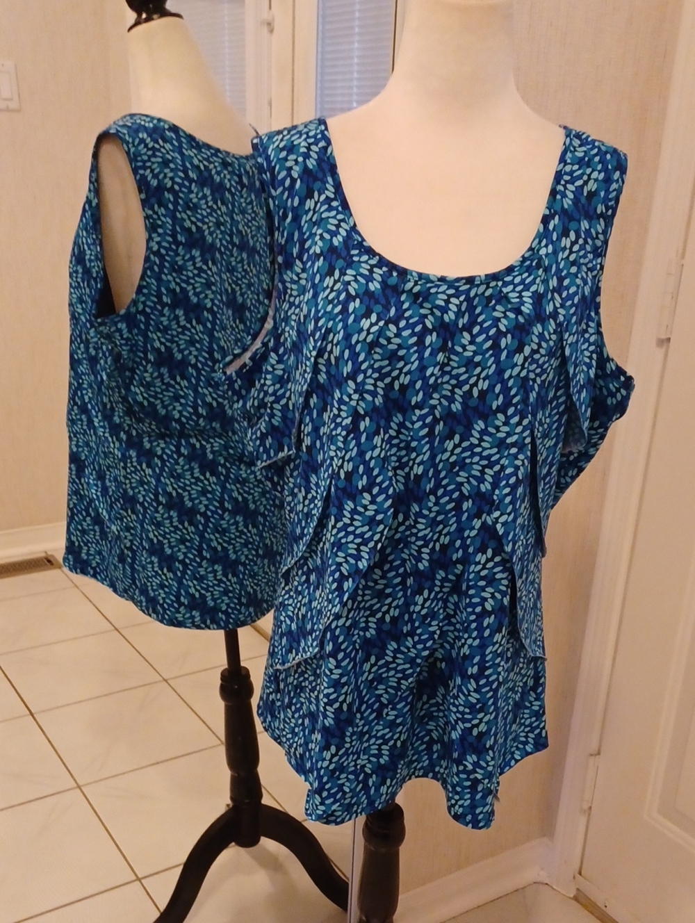 4/$60 Denver Hayes Blue Teardrop Print Layered Sleeveless Tank - Size XL